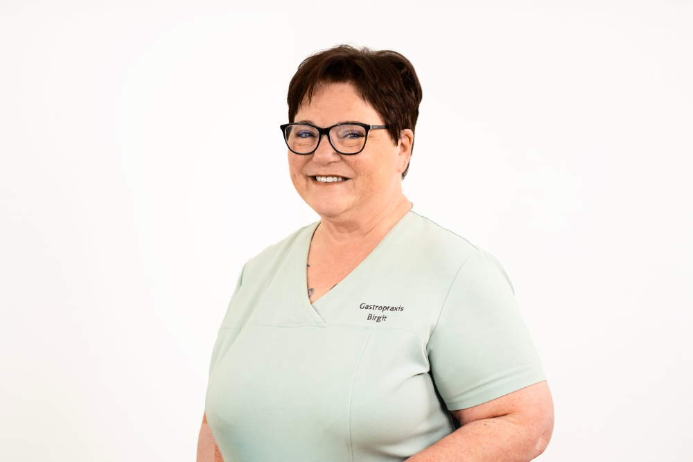Frau Birgit Menzzer